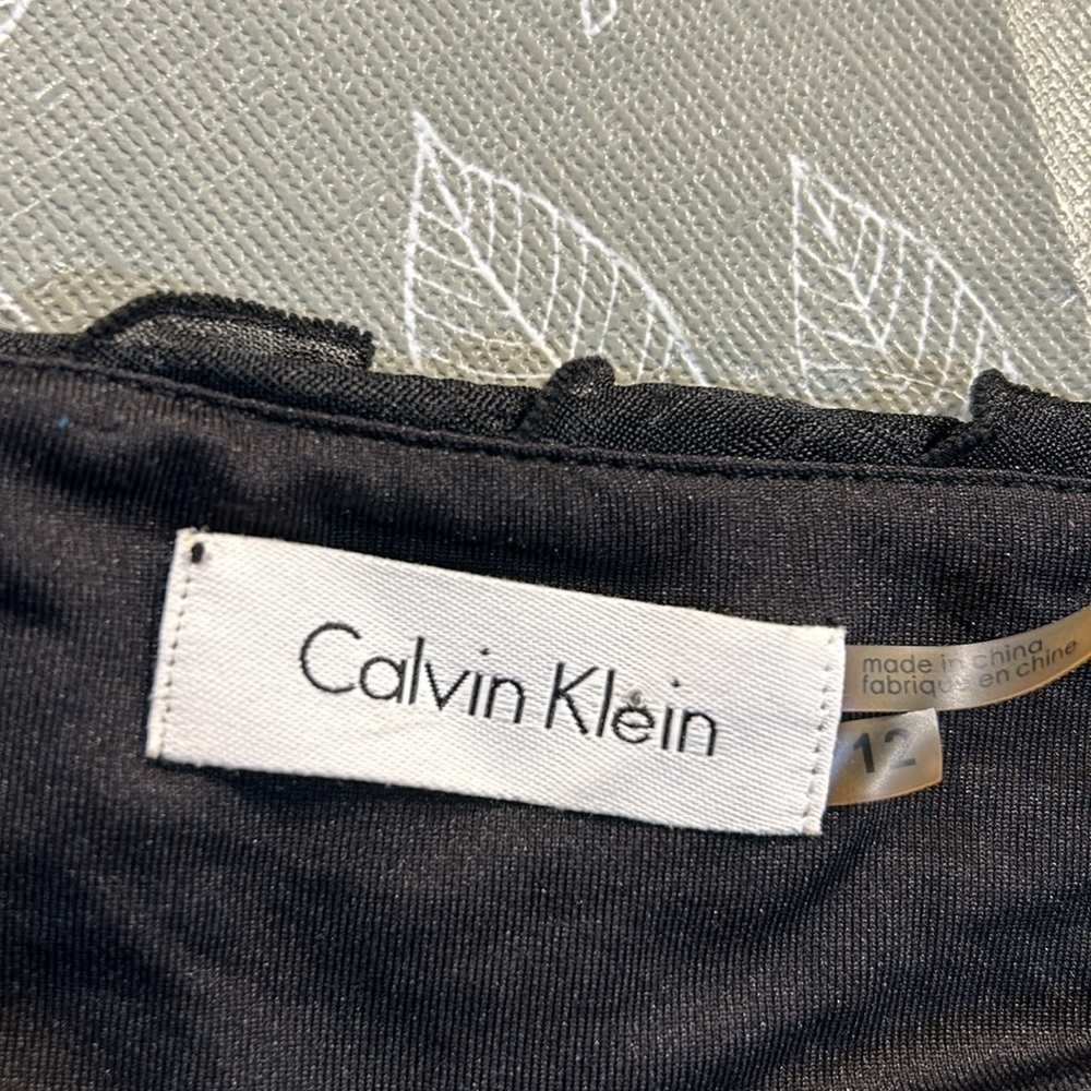 Ladies Calvin Klein Ruffled Skirt. - Picture 3 of 8